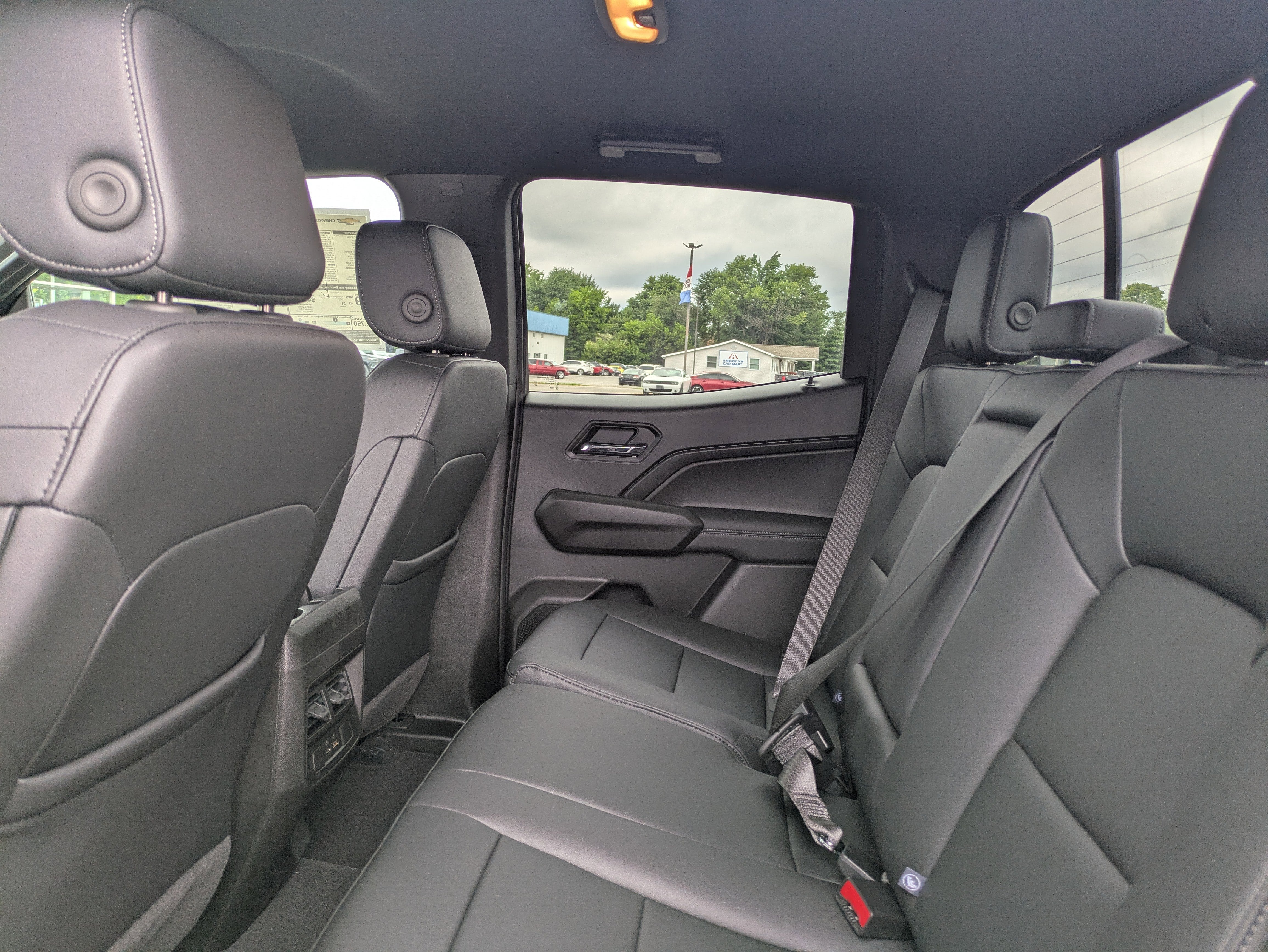 2025 Chevrolet Colorado WT/LT