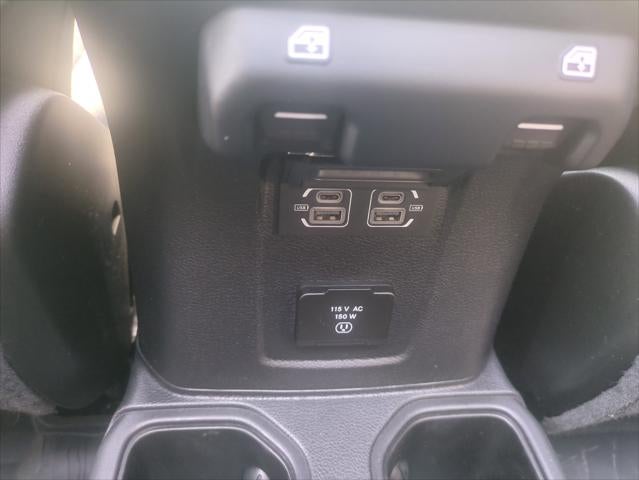 2022 Jeep Wrangler Unlimited Sahara 4x4