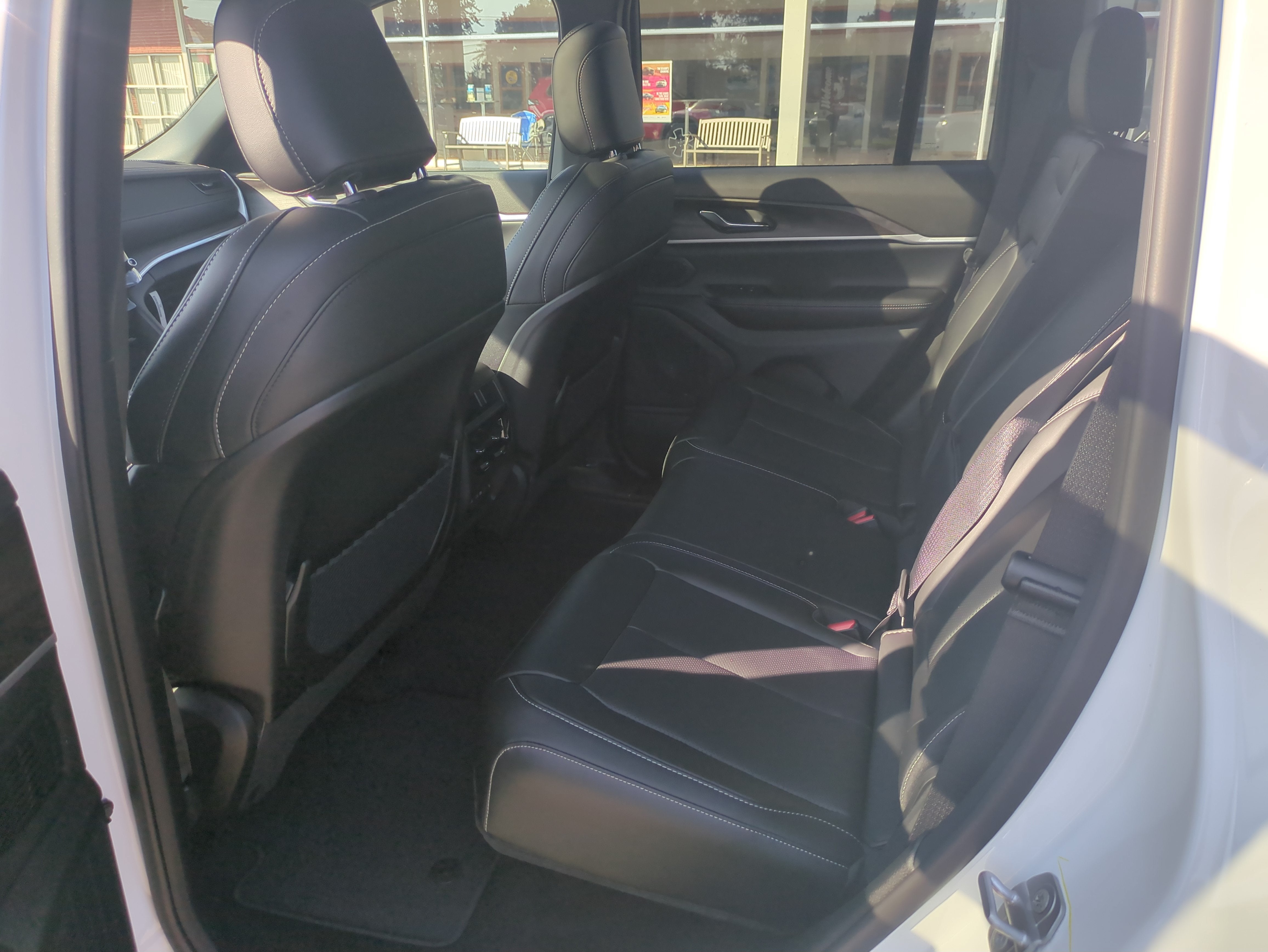 2027 Jeep Grand Cherokee GRAND CHEROKEE LIMITED 4X4