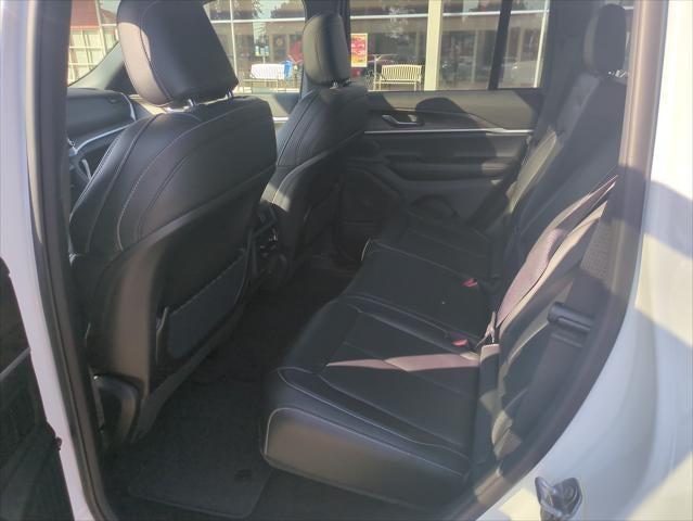 2027 Jeep Grand Cherokee GRAND CHEROKEE LIMITED 4X4