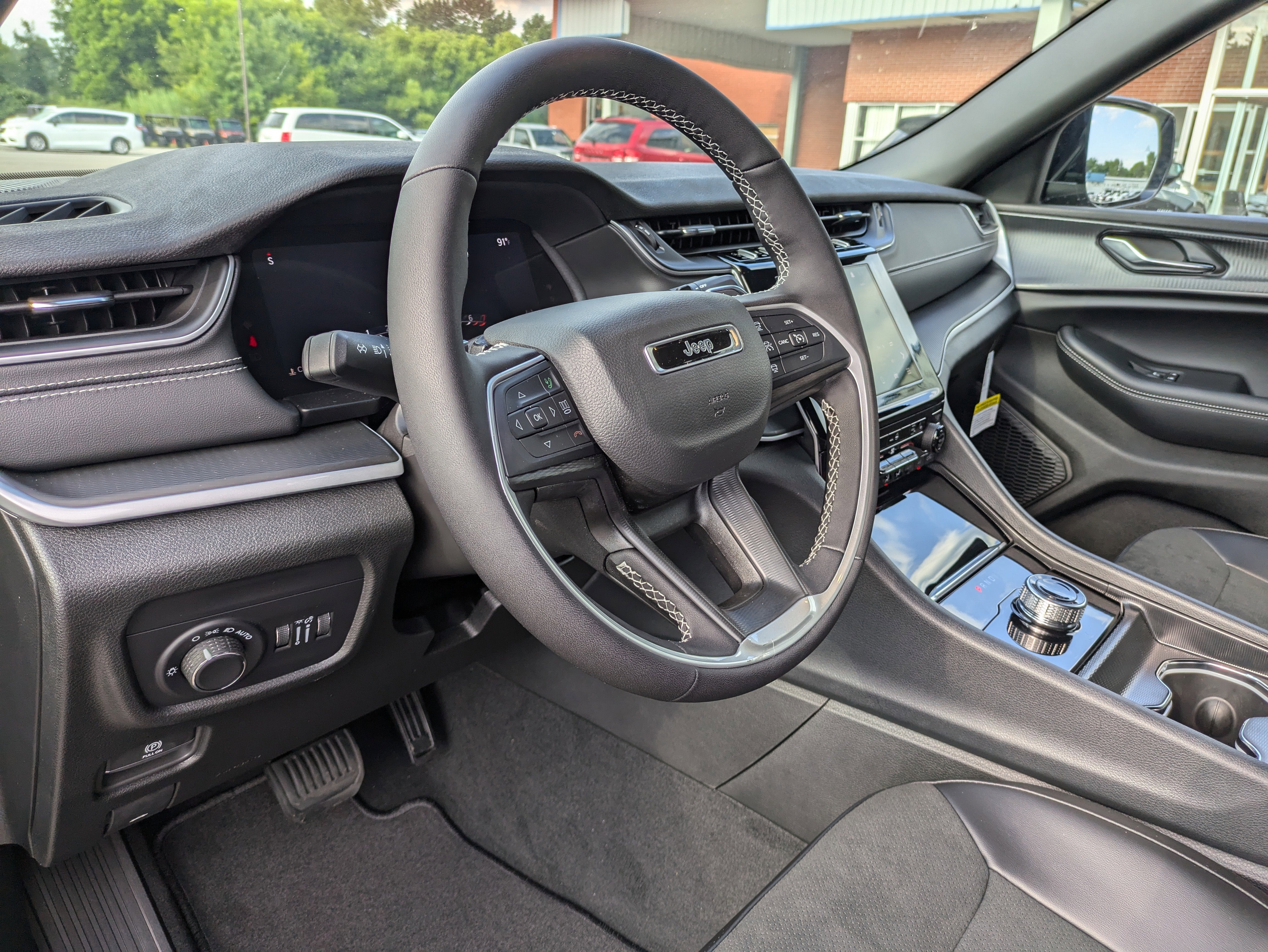 2025 Jeep Grand Cherokee GRAND CHEROKEE L ALTITUDE X 4X4