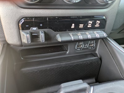 2021 RAM 1500 Big Horn Crew Cab 4x4 5'7' Box