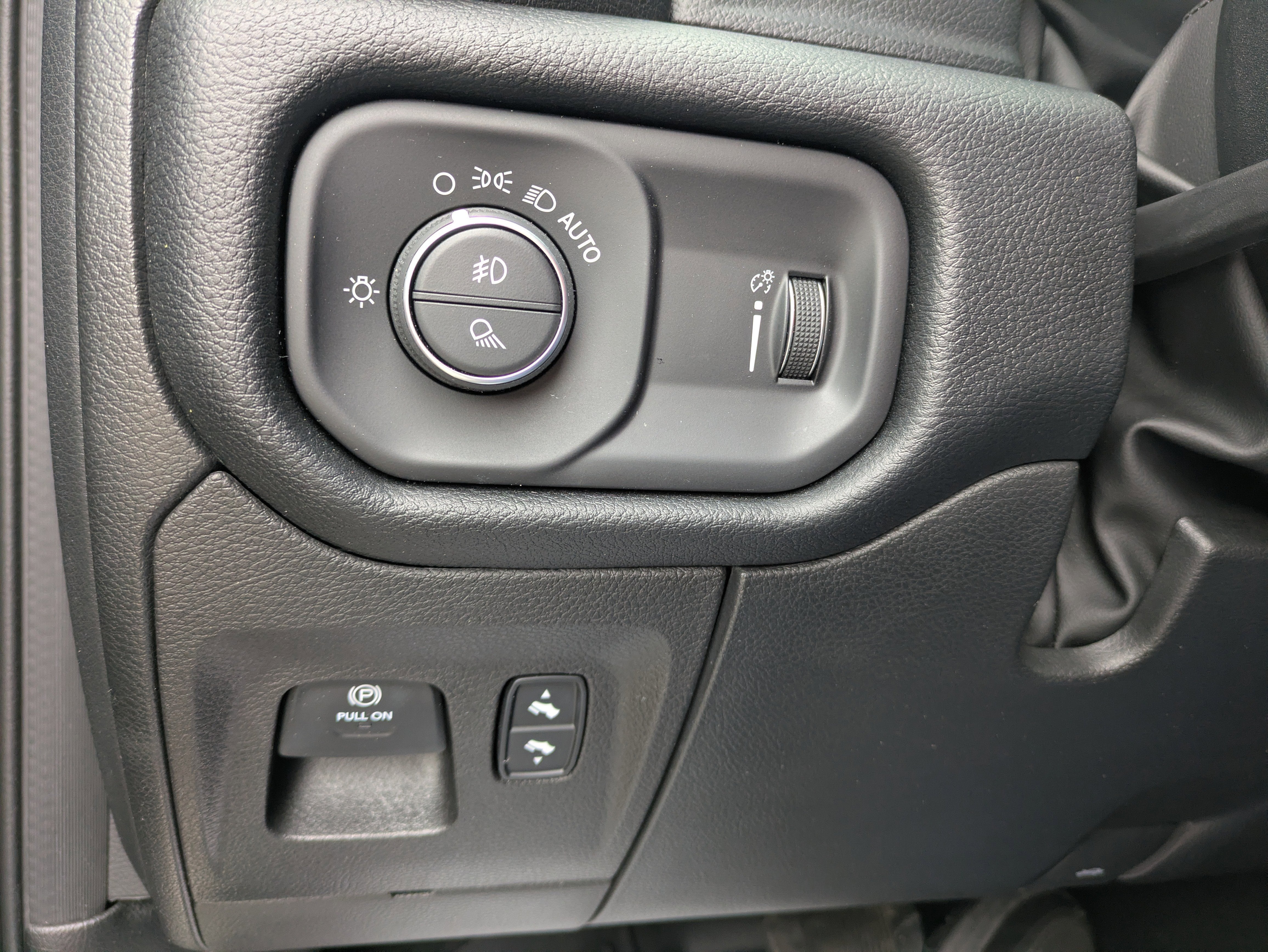 2022 RAM 1500 Big Horn Crew Cab 4x4 5'7' Box