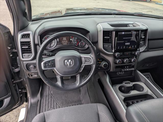 2022 RAM 1500 Big Horn Crew Cab 4x4 5'7' Box