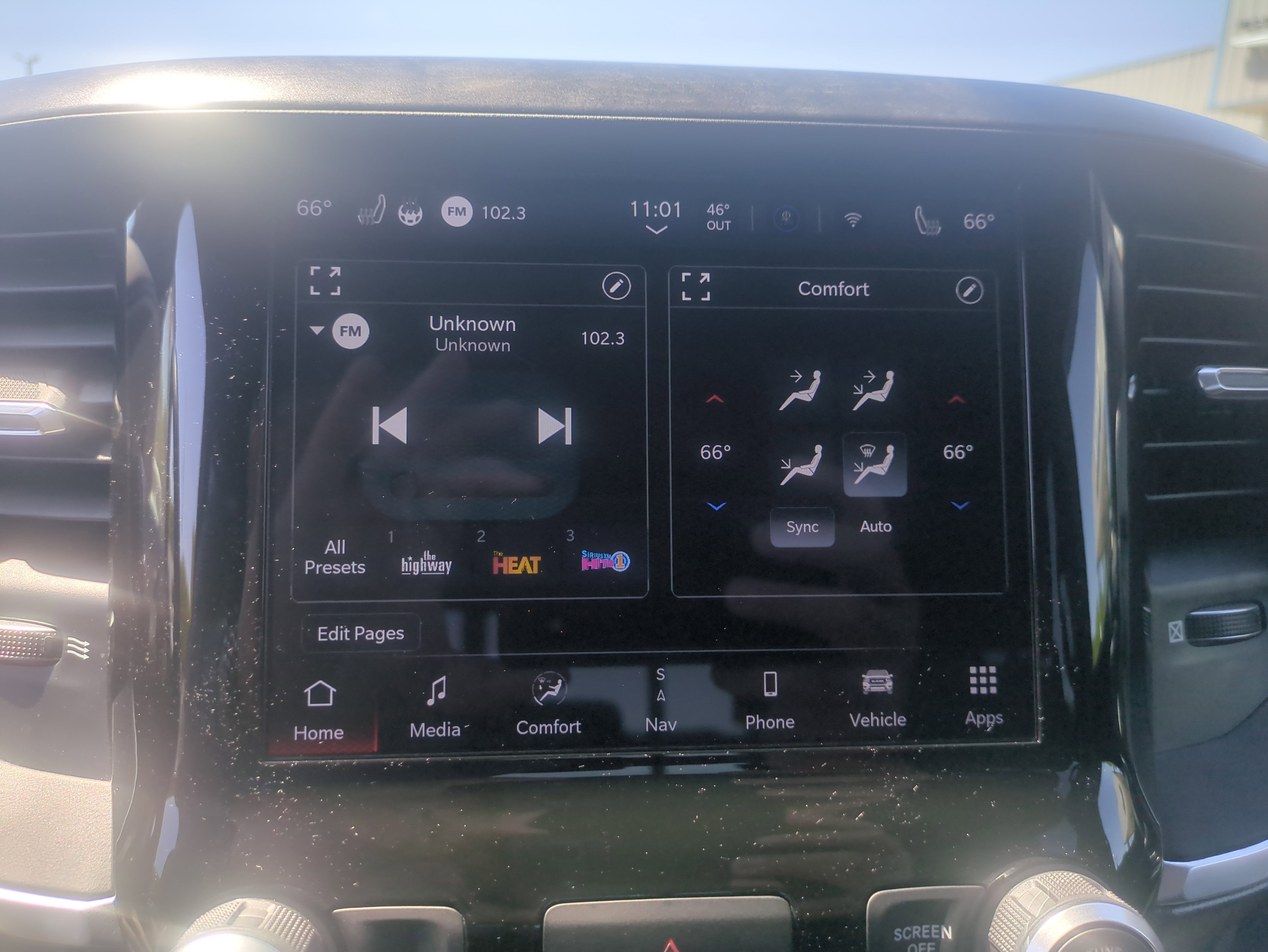 2022 RAM 1500 Big Horn Crew Cab 4x4 5'7' Box