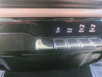 2022 RAM 1500 Laramie Crew Cab 4x4 5'7' Box