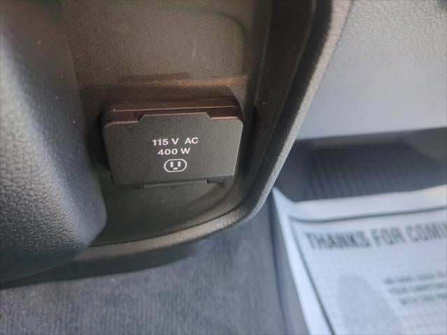 2022 RAM 1500 Laramie Crew Cab 4x4 5'7' Box