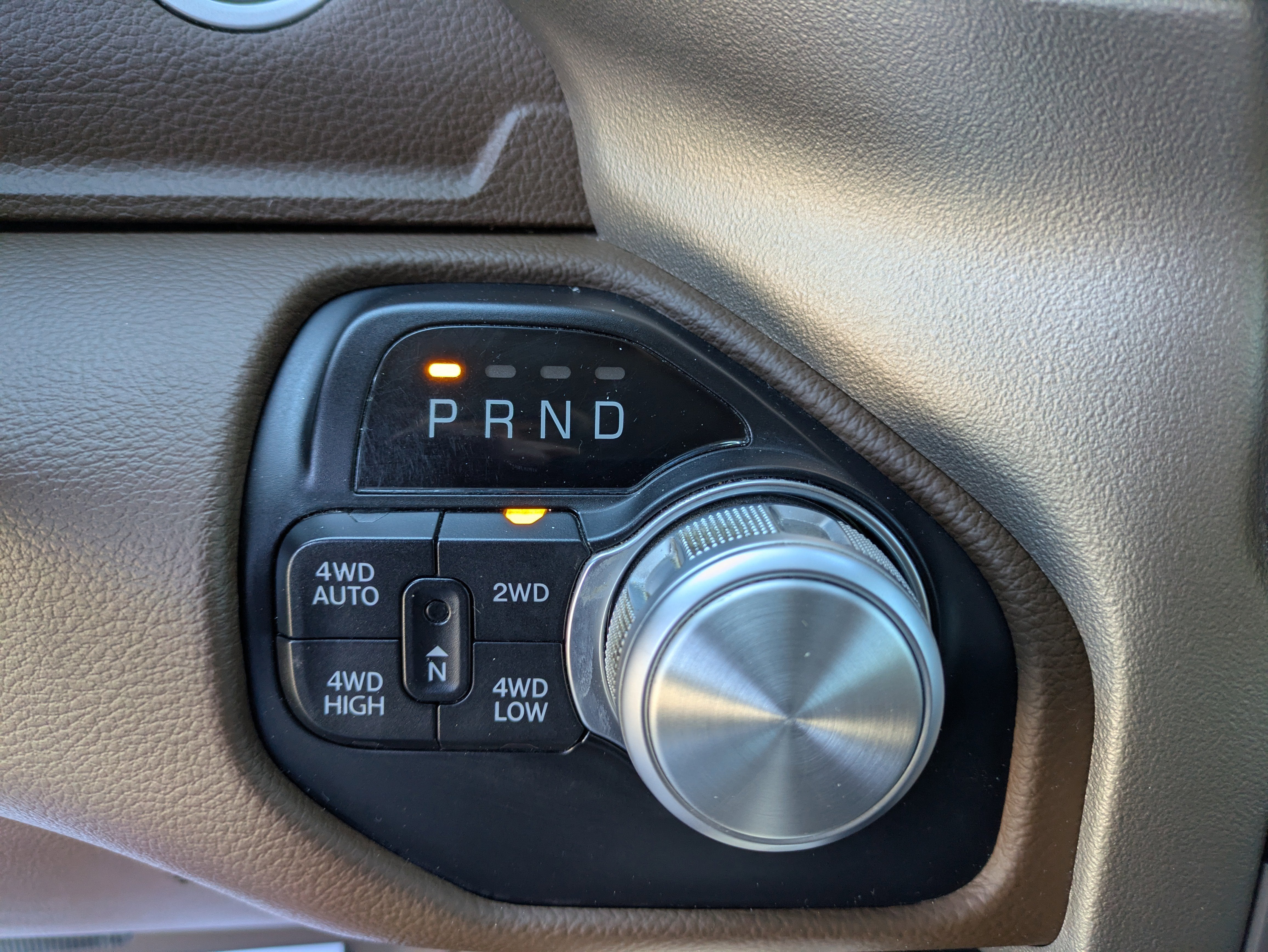 2020 RAM 1500 Laramie Crew Cab 4x4 5'7' Box