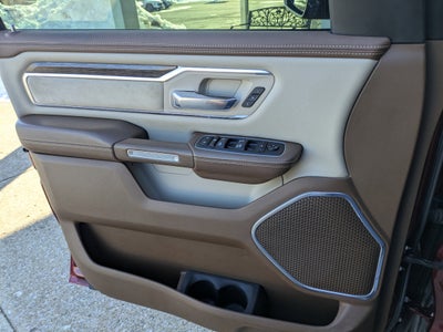 2020 RAM 1500 Laramie Crew Cab 4x4 5'7' Box