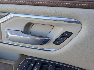 2020 RAM 1500 Laramie Crew Cab 4x4 5'7' Box