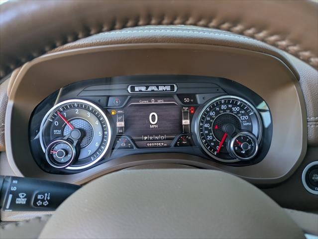 2020 RAM 1500 Laramie Crew Cab 4x4 5'7' Box