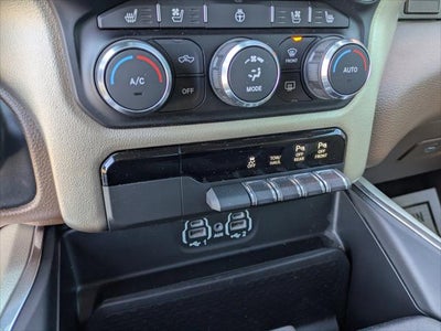 2020 RAM 1500 Laramie Crew Cab 4x4 5'7' Box