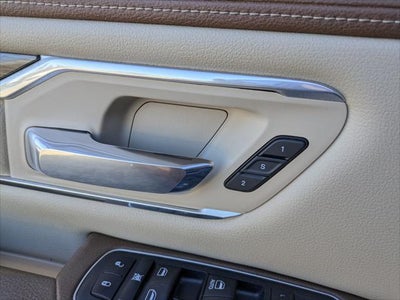 2020 RAM 1500 Laramie Crew Cab 4x4 5'7' Box