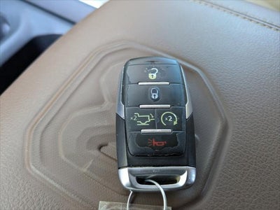 2020 RAM 1500 Laramie Crew Cab 4x4 5'7' Box