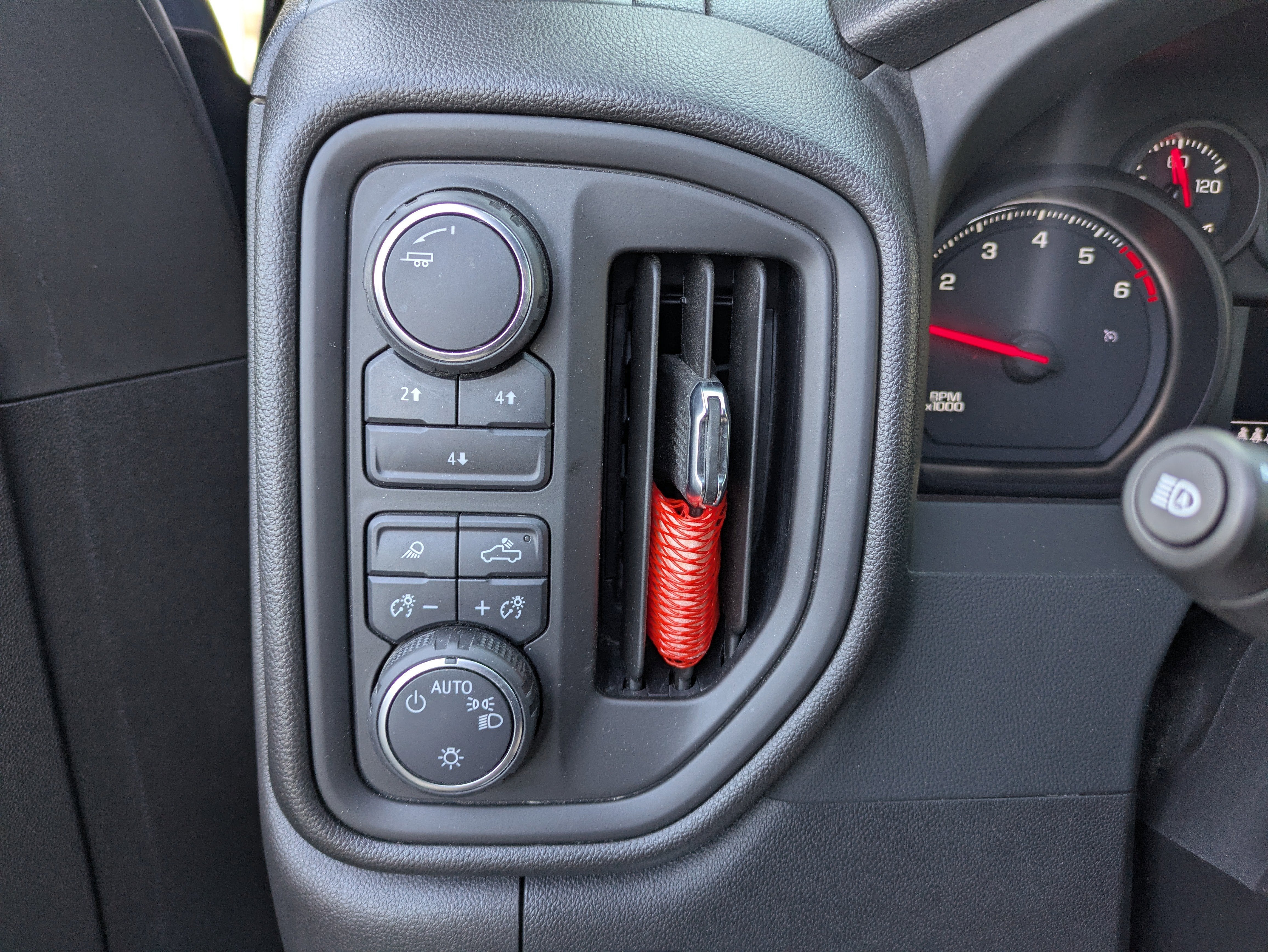 2024 Chevrolet Silverado 2500HD 4WD Crew Cab Standard Bed Custom