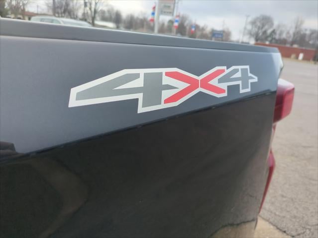 2022 Chevrolet Silverado 1500 4WD Crew Cab Short Bed LT with 2FL