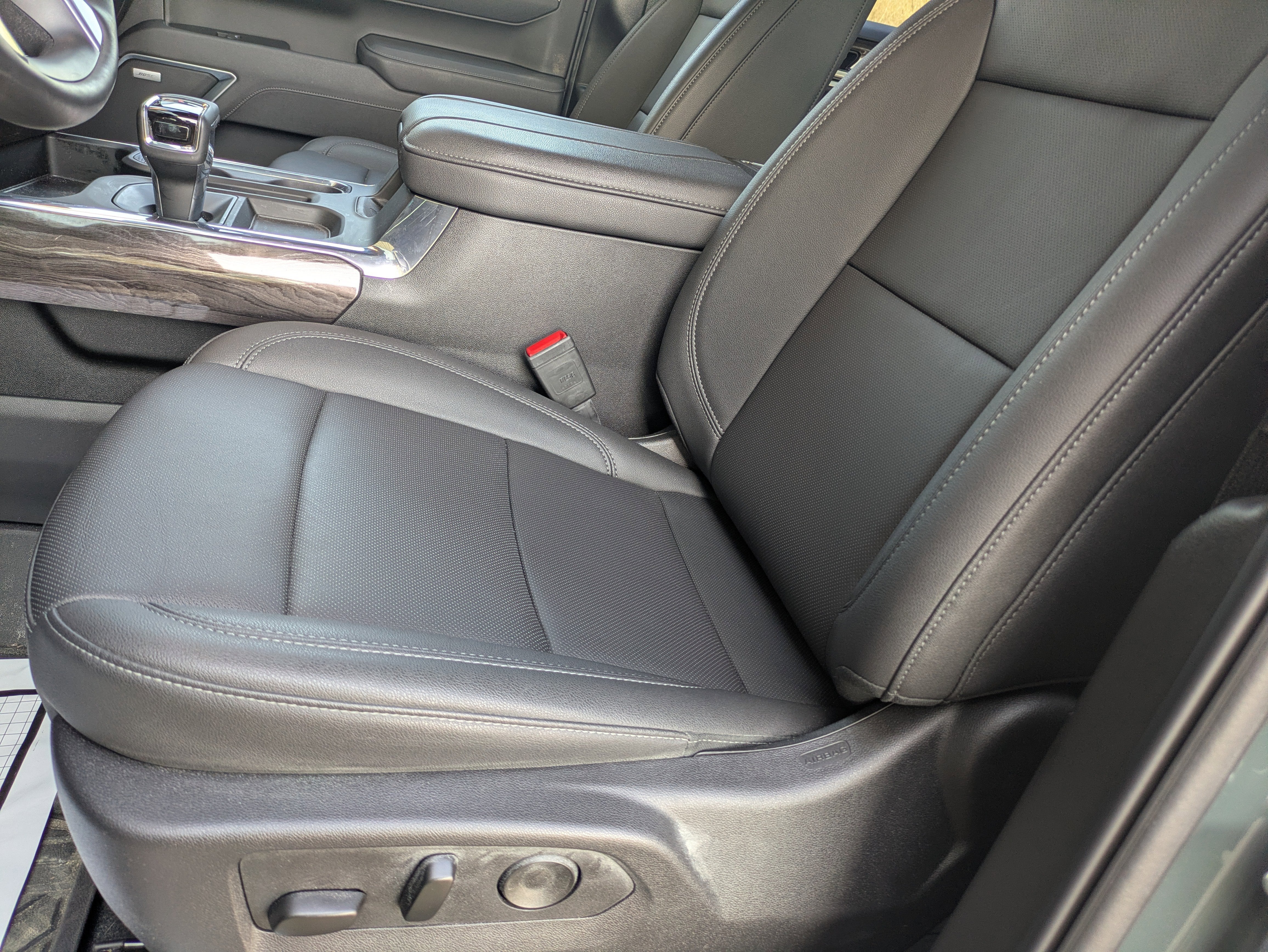 2025 Chevrolet Silverado 1500 4WD Crew Cab Short Bed LTZ