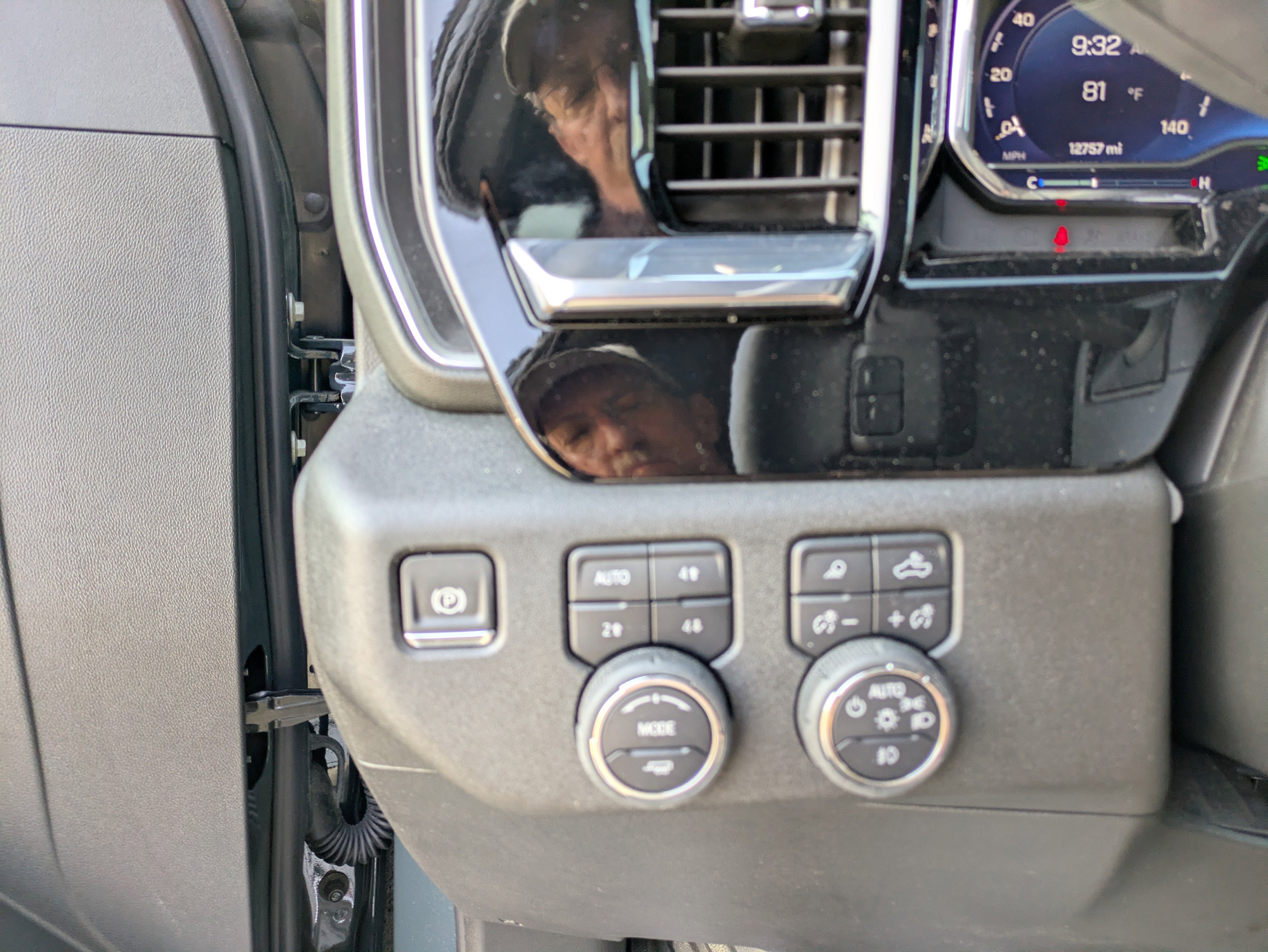 2025 Chevrolet Silverado 1500 4WD Crew Cab Short Bed LTZ