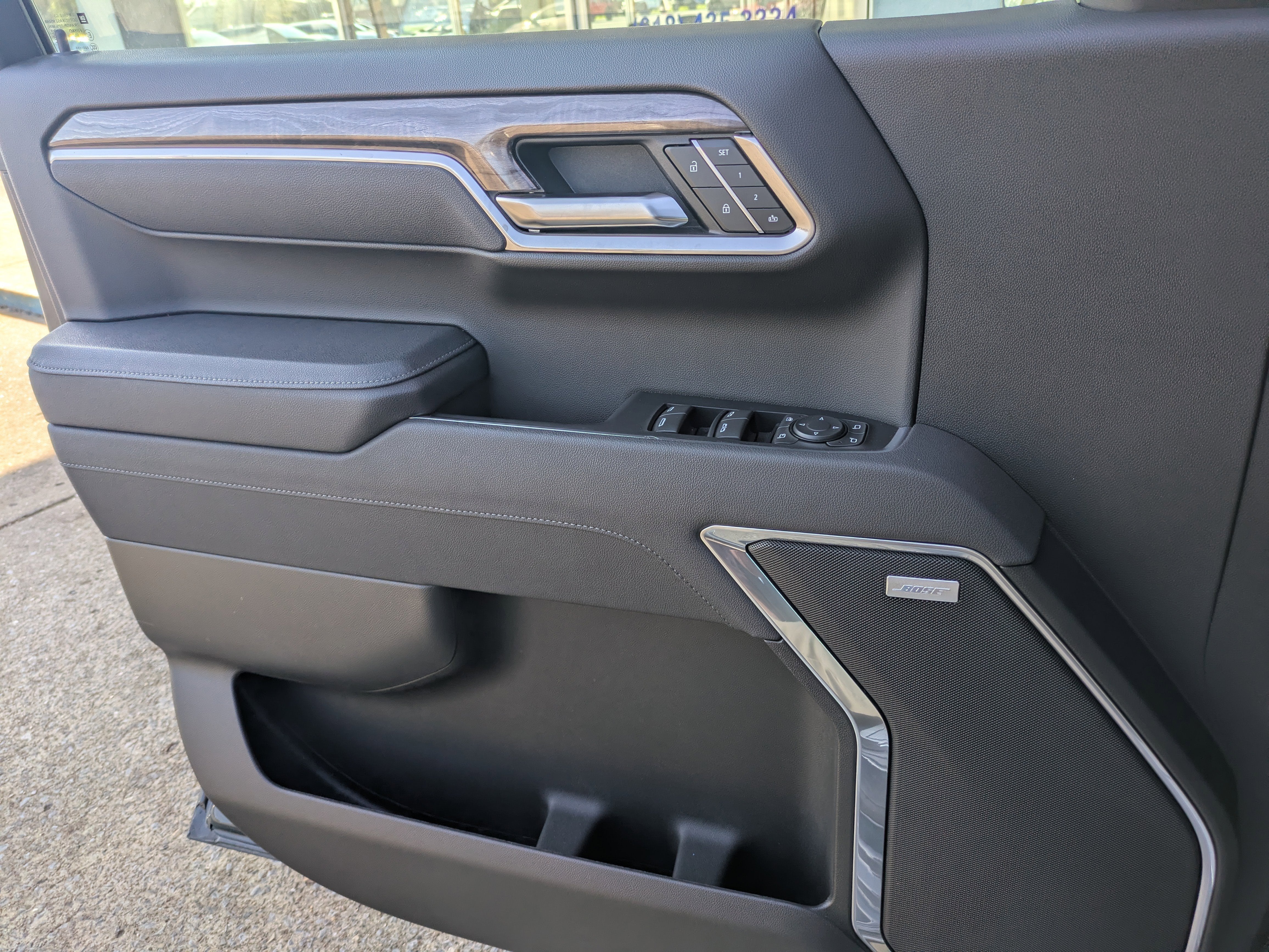 2025 Chevrolet Silverado 1500 4WD Crew Cab Short Bed LTZ