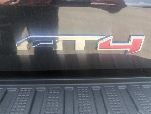 2025 GMC Sierra 1500 4WD Crew Cab Short Box AT4