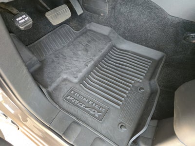 2022 Nissan Frontier Crew Cab PRO-4X 4x4
