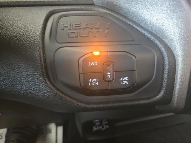 2026 RAM Ram 2500 RAM 2500 BLACK EXPRESS CREW CAB 4X4 6'4' BOX
