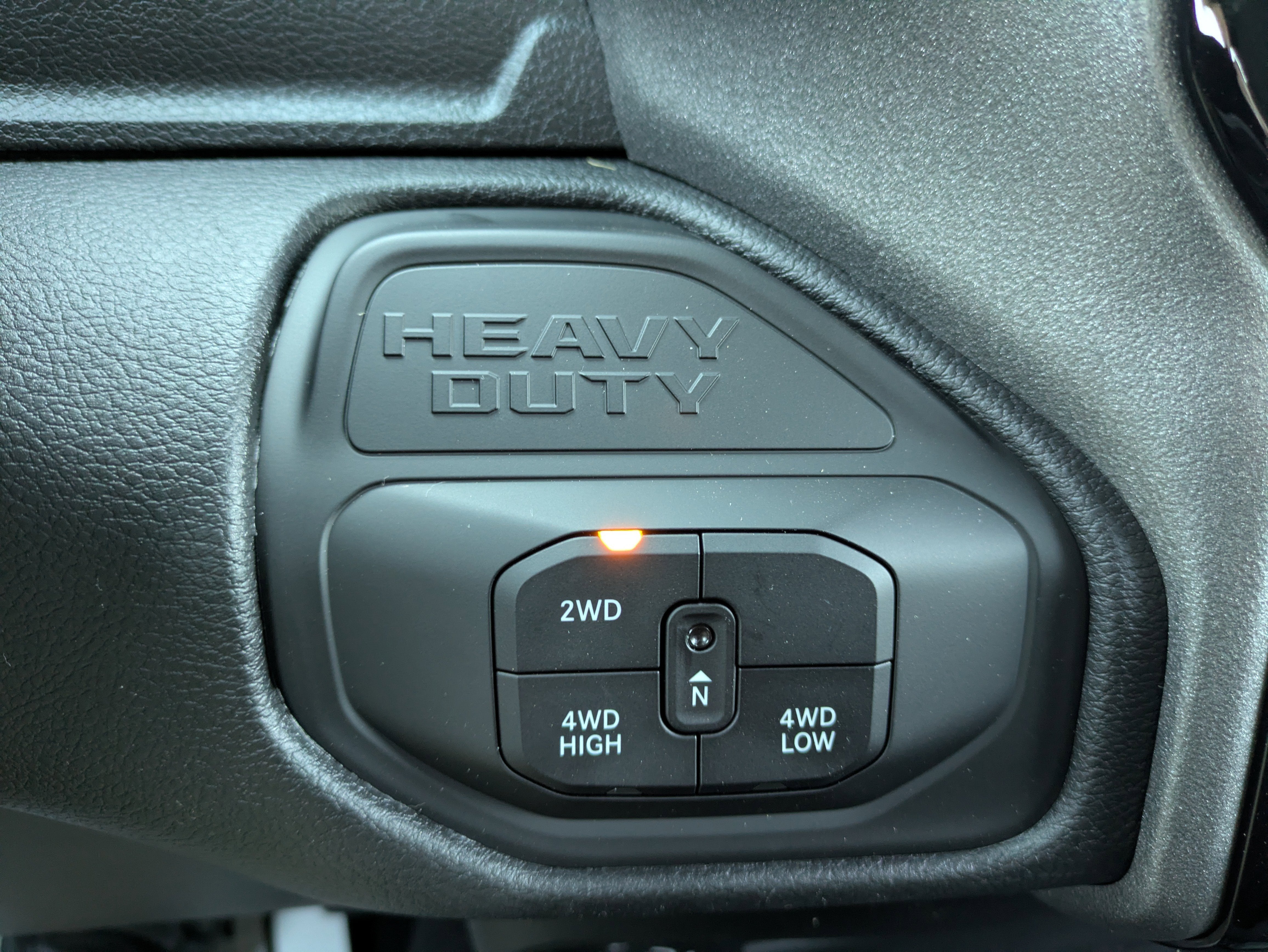 2026 RAM Ram 2500 RAM 2500 BLACK EXPRESS CREW CAB 4X4 6'4' BOX