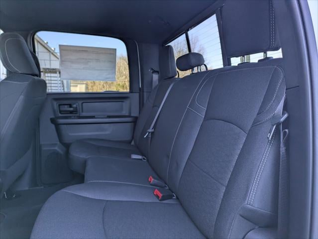 2026 RAM Ram 2500 RAM 2500 BLACK EXPRESS CREW CAB 4X4 6'4' BOX