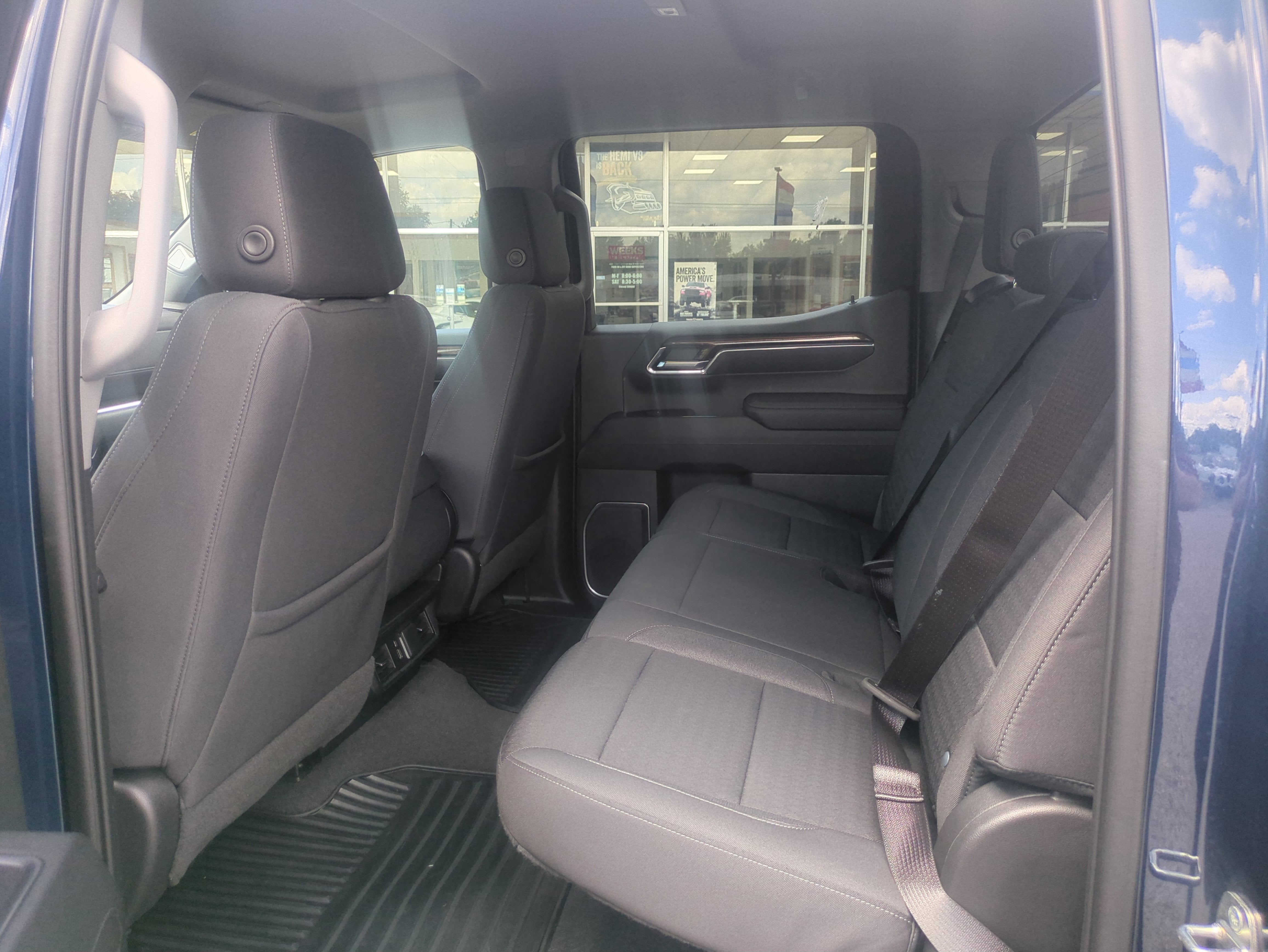 2023 Chevrolet Silverado 1500 4WD Crew Cab Short Bed LT with 2FL