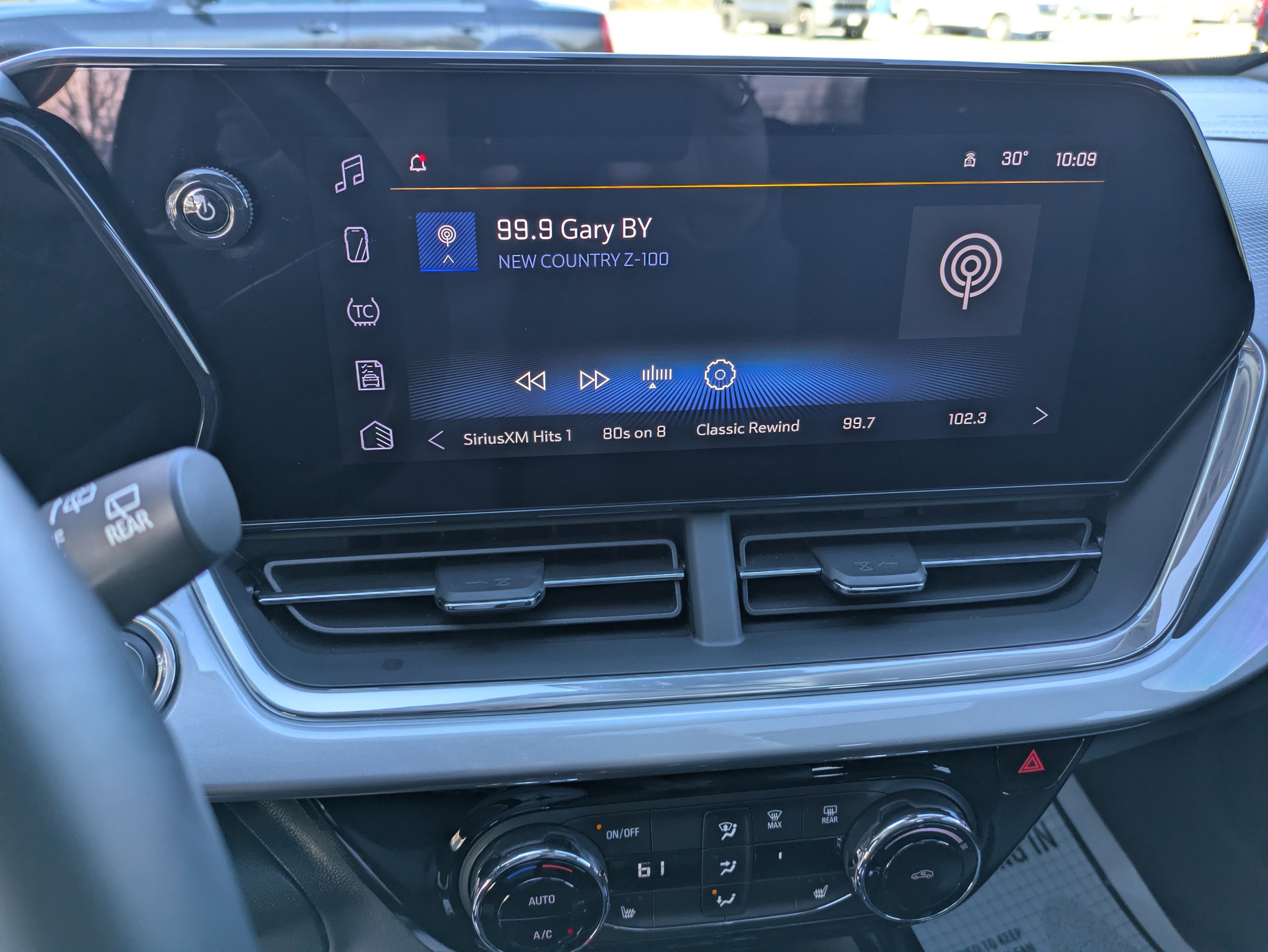 2025 Chevrolet Trax FWD LT