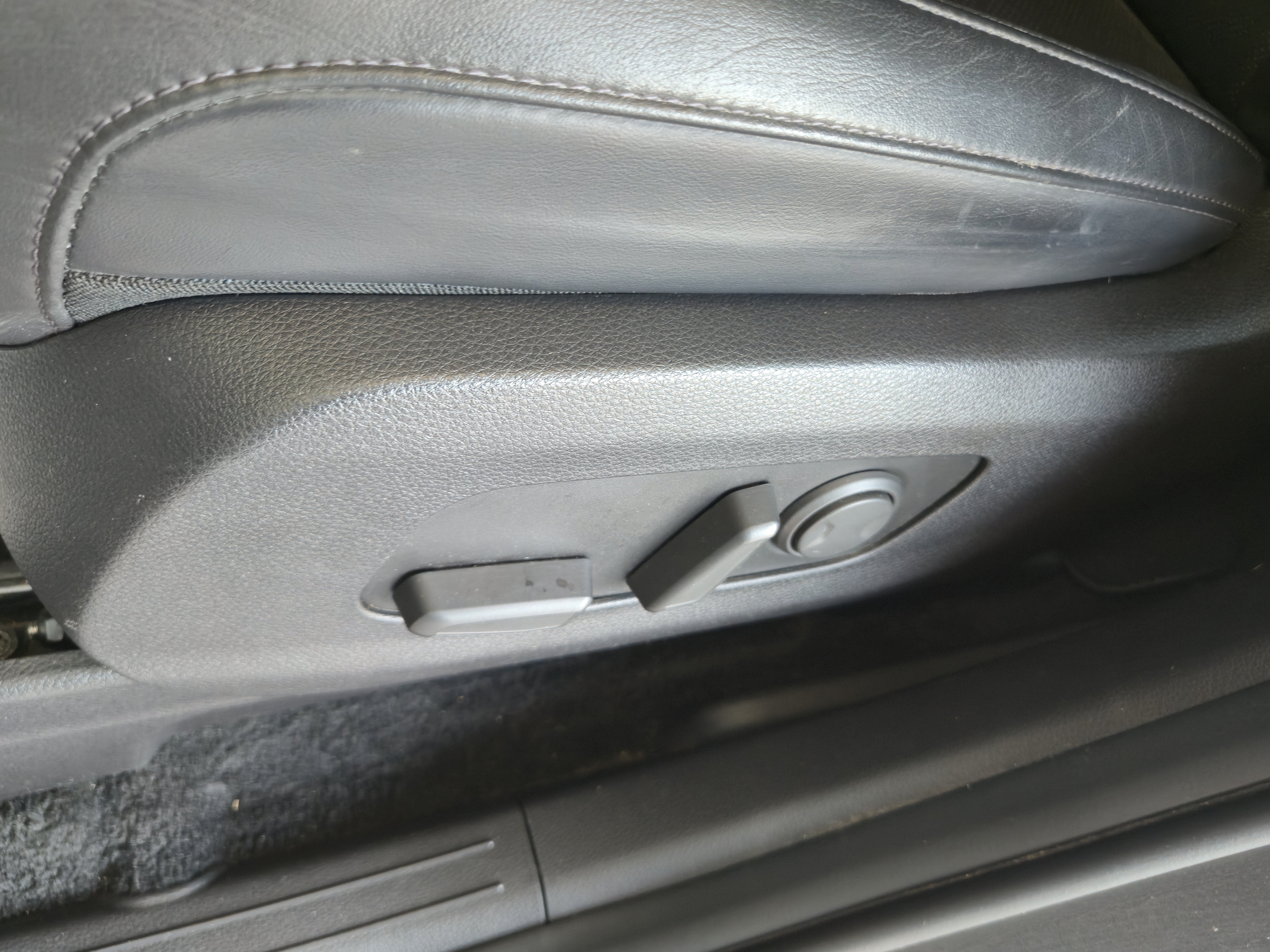 2023 Kia Carnival MPV LX Seat Package