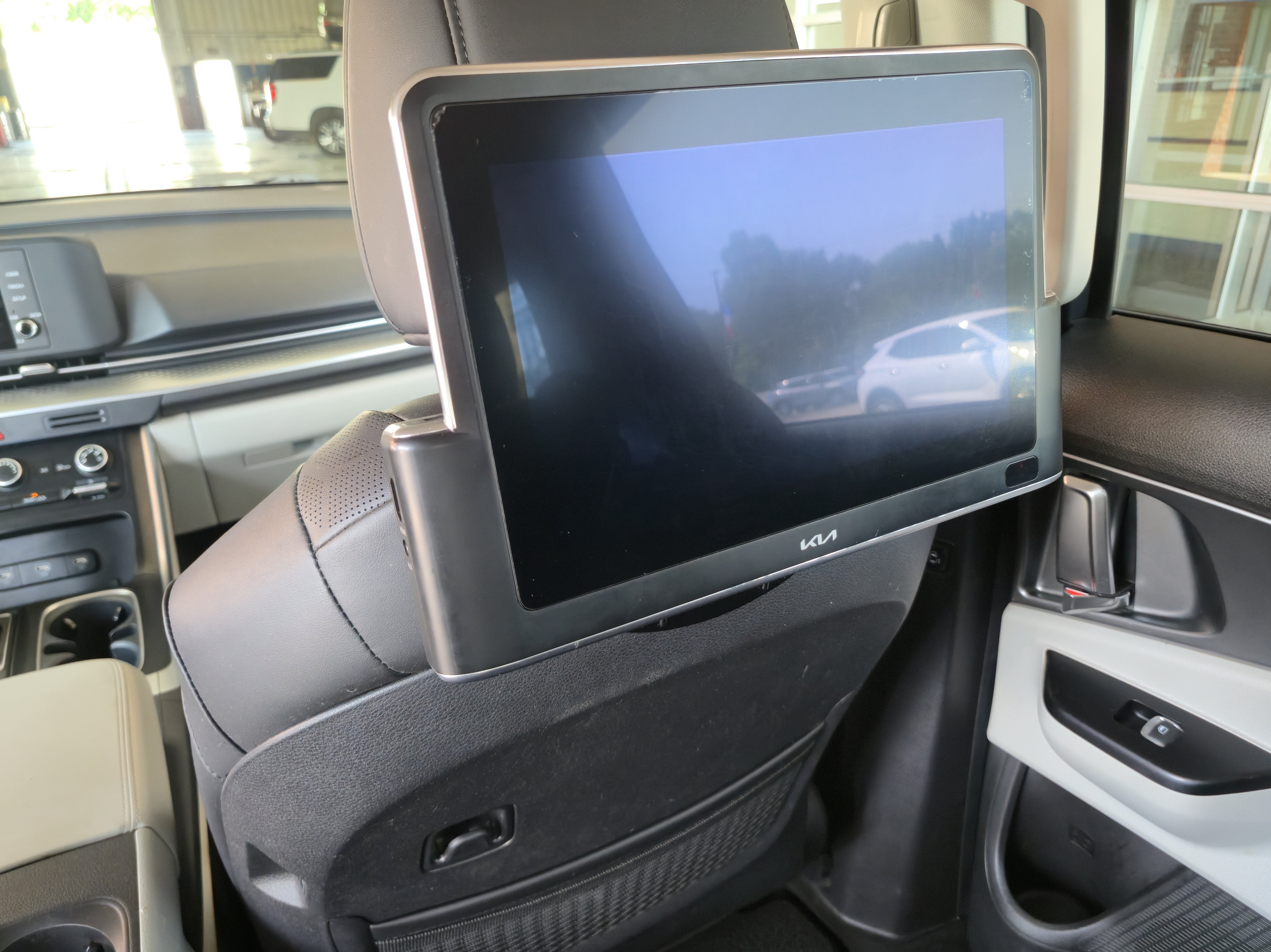 2023 Kia Carnival MPV LX Seat Package