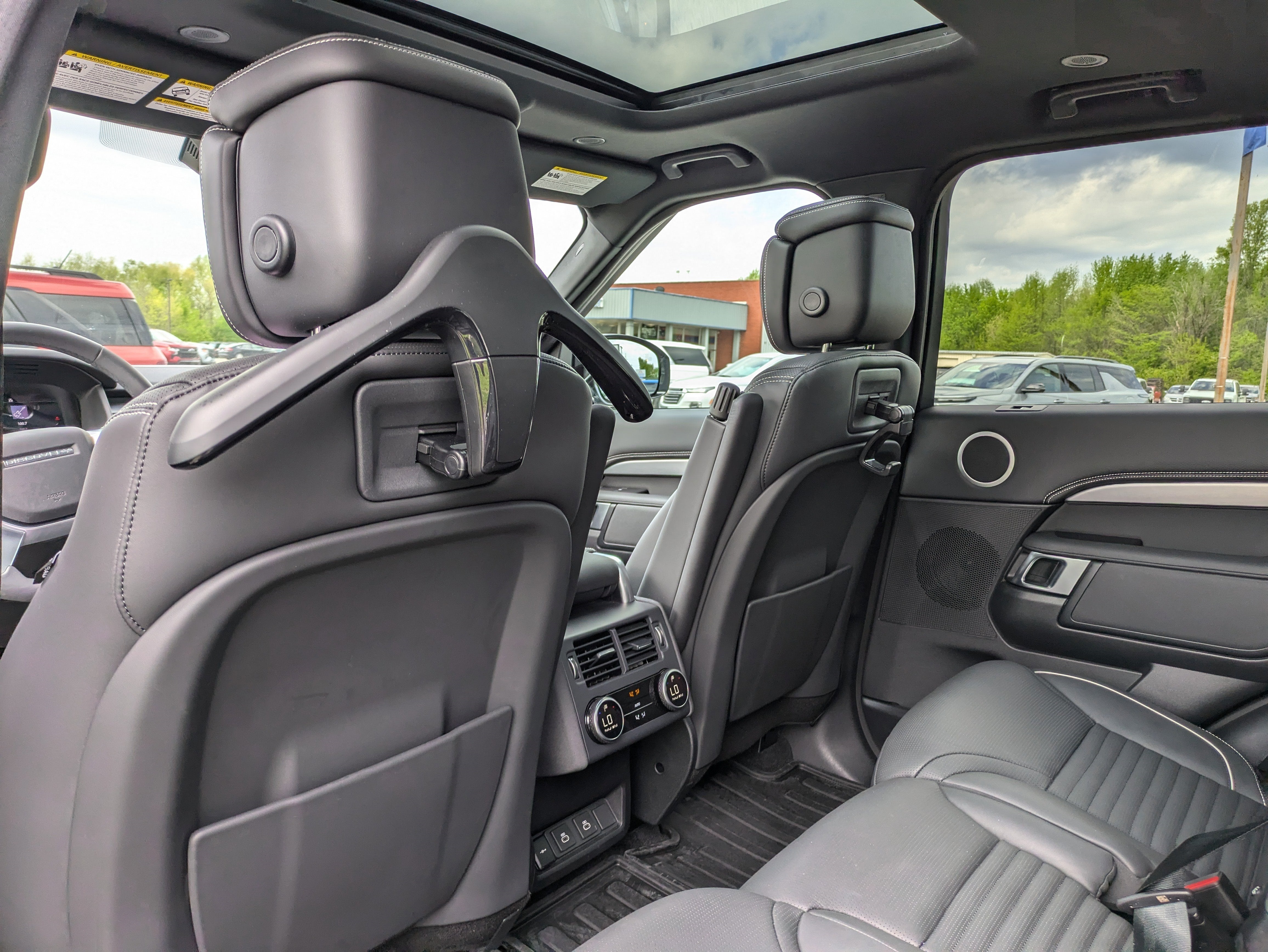 2024 Land Rover Discovery P360 Dynamic SE