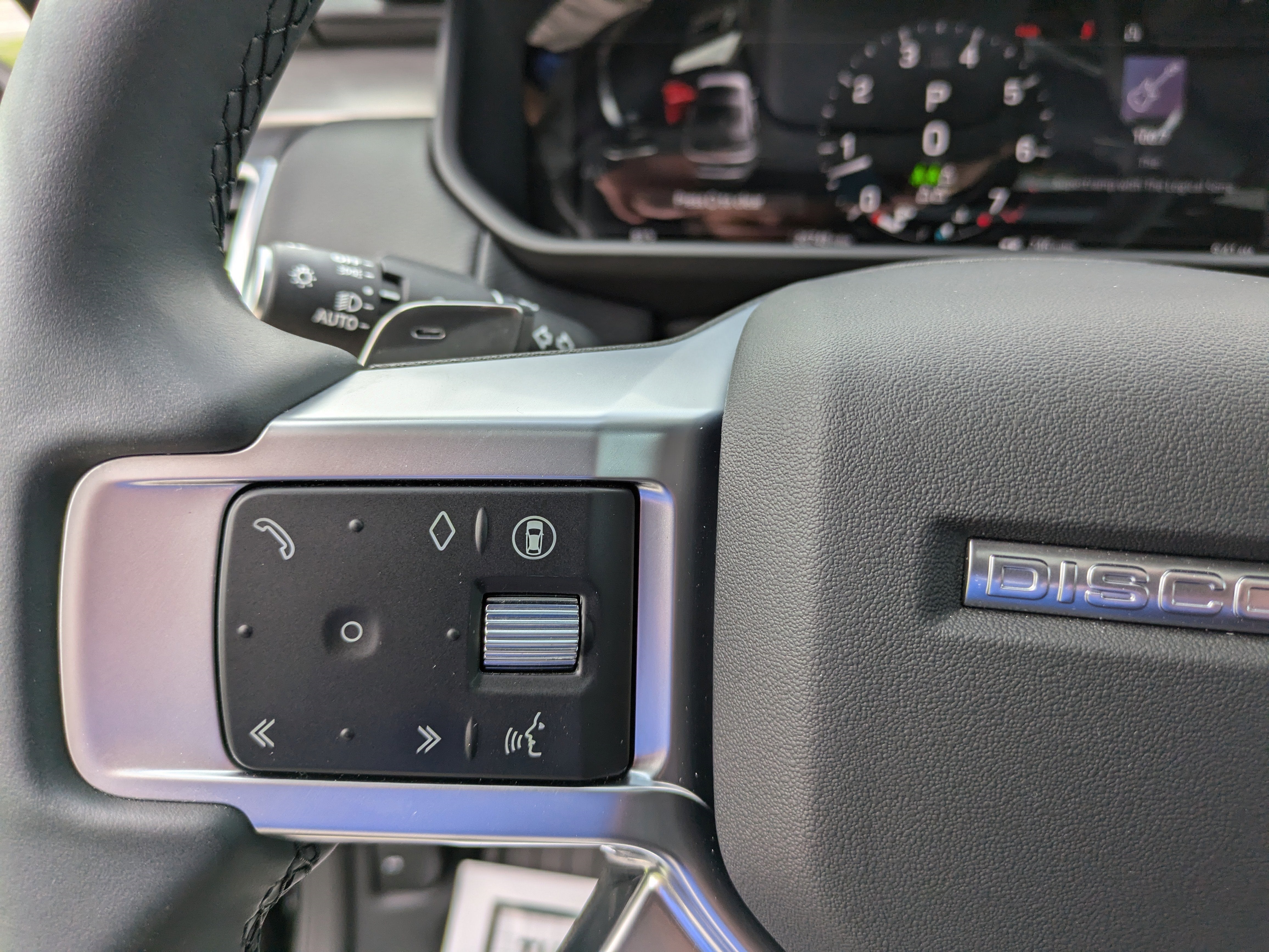 2024 Land Rover Discovery P360 Dynamic SE