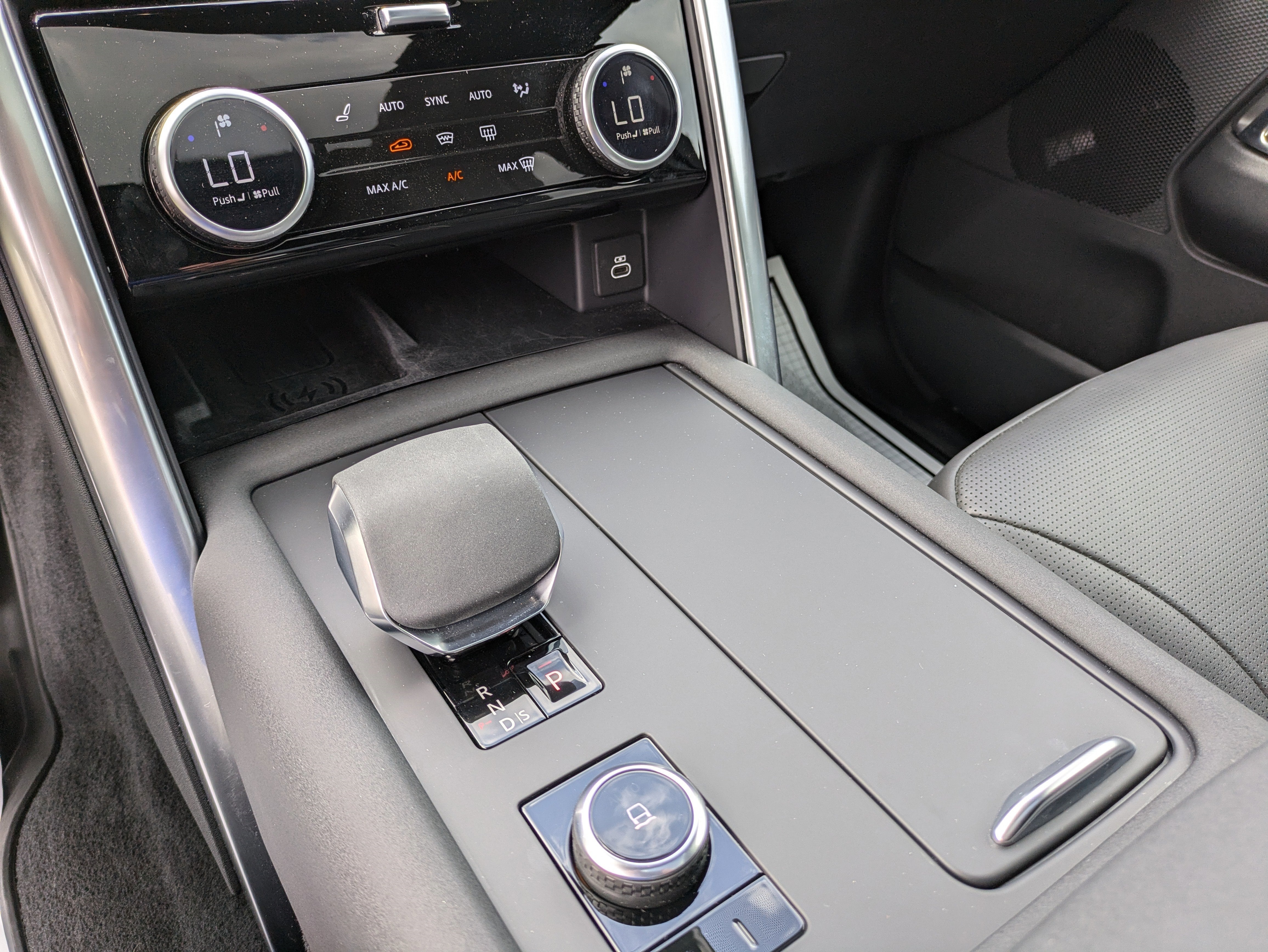 2024 Land Rover Discovery P360 Dynamic SE