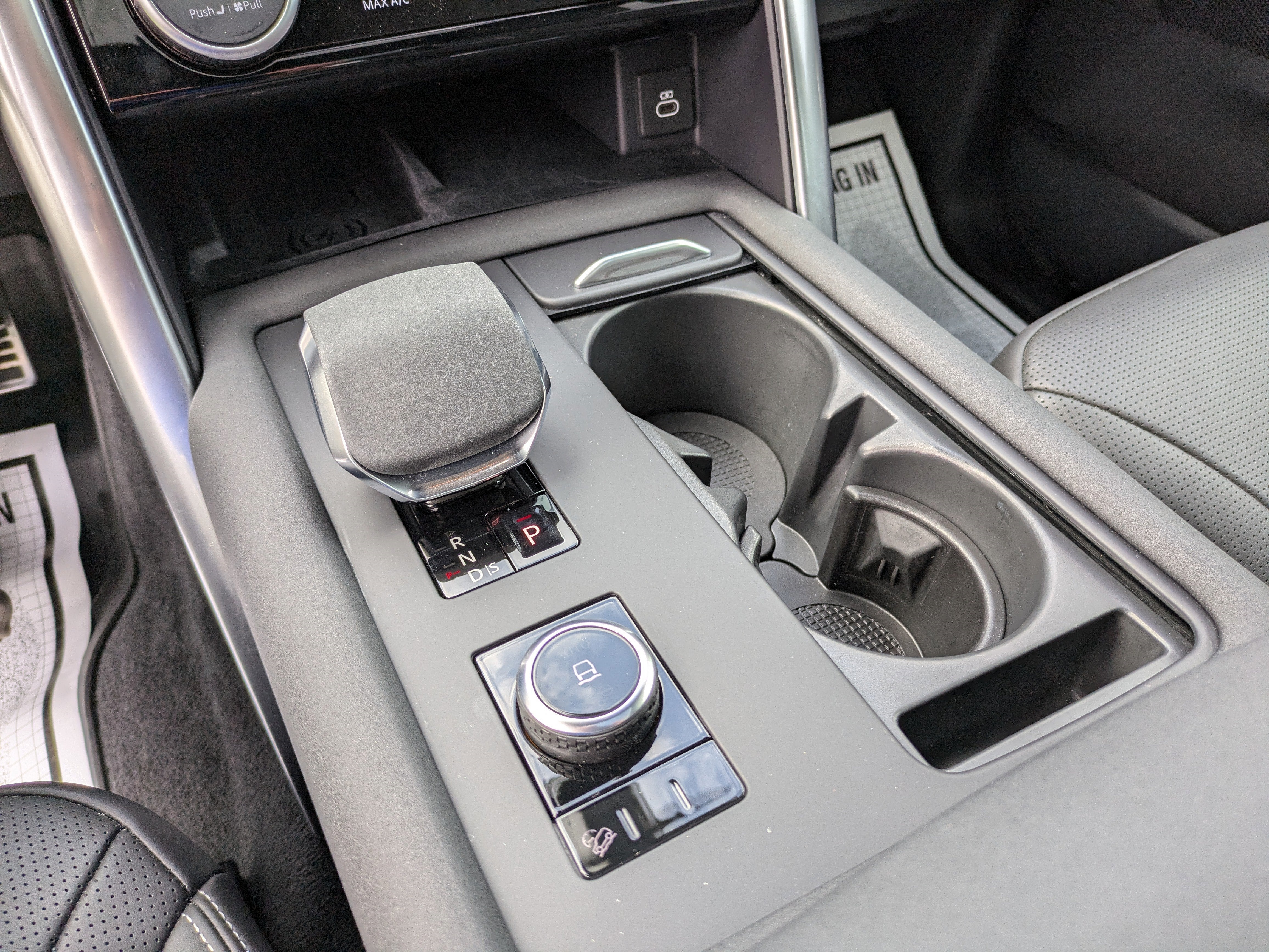 2024 Land Rover Discovery P360 Dynamic SE