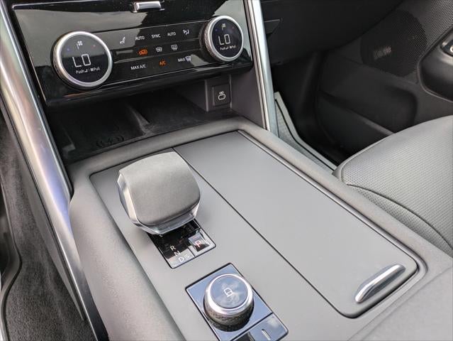 2024 Land Rover Discovery P360 Dynamic SE