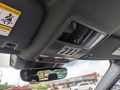 2024 Land Rover Discovery P360 Dynamic SE