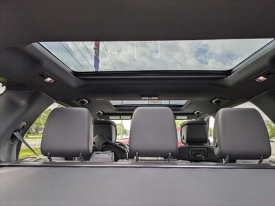 2024 Land Rover Discovery P360 Dynamic SE