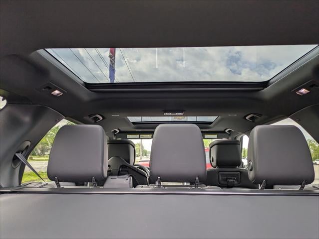 2024 Land Rover Discovery P360 Dynamic SE